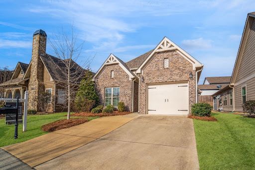 Building Your Future: The Advantages of Purchasing a New Construction Home in Alabama for First-Time Buyers header image.
