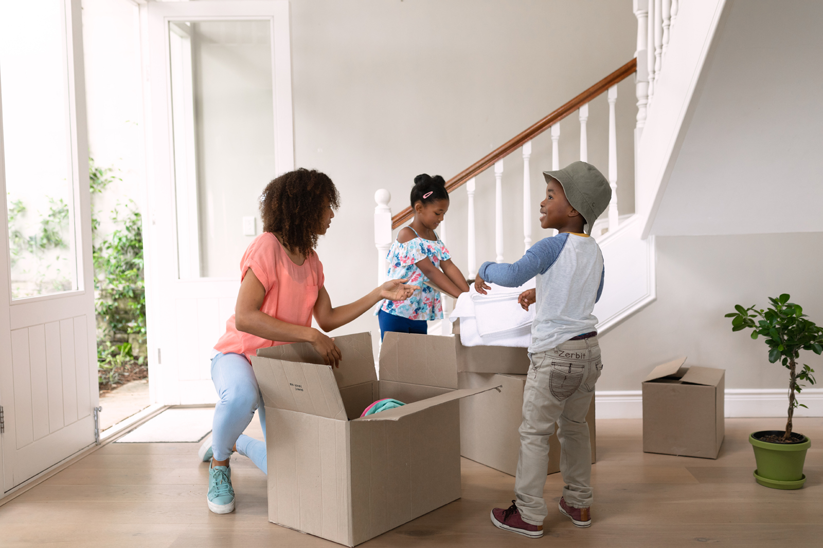 Expert Tips for Talking to Your Kids About Moving header image.