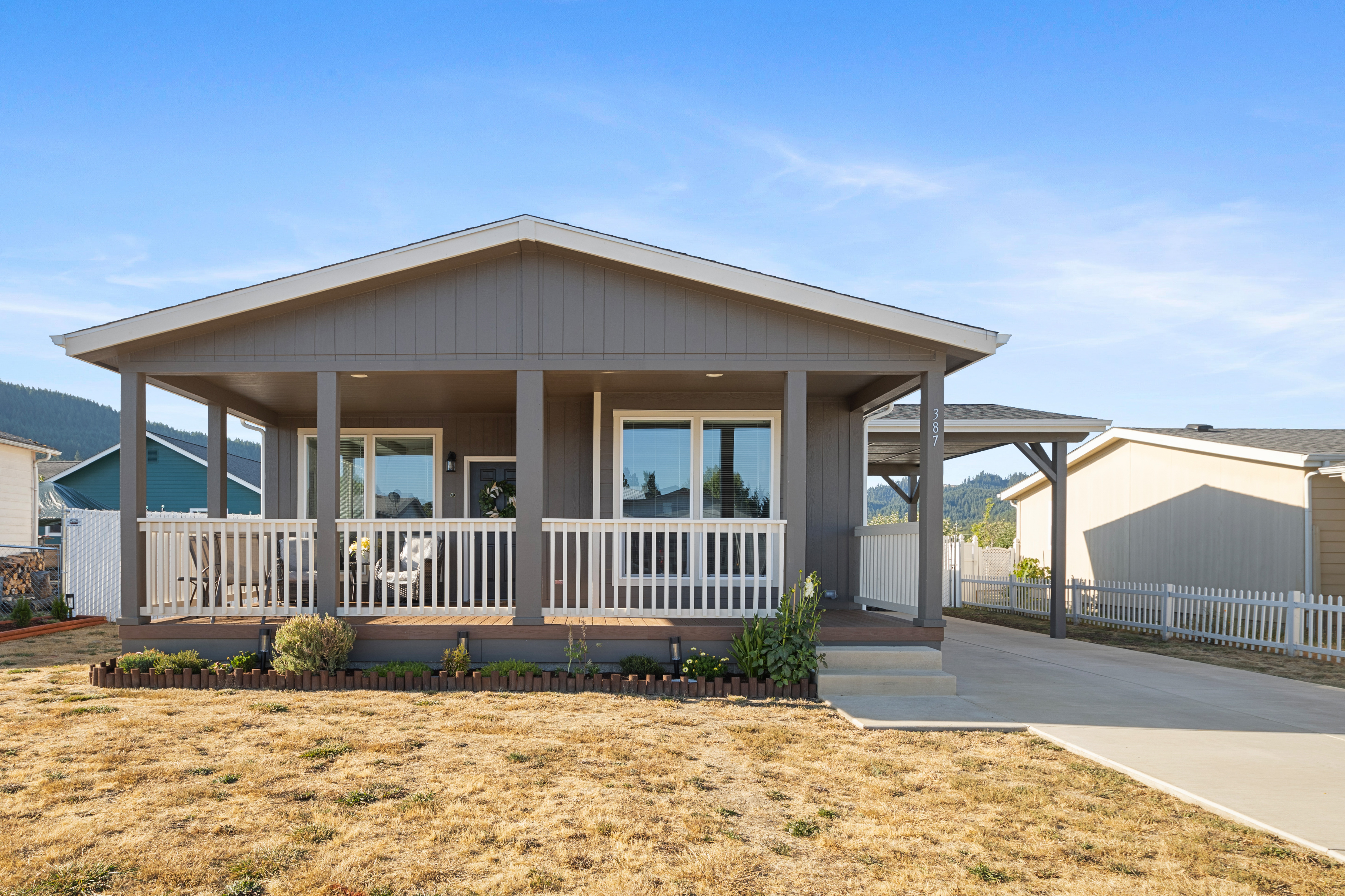 Welcome Home to 387 E Locust Ct – Yoncalla’s Newest Gem header image.