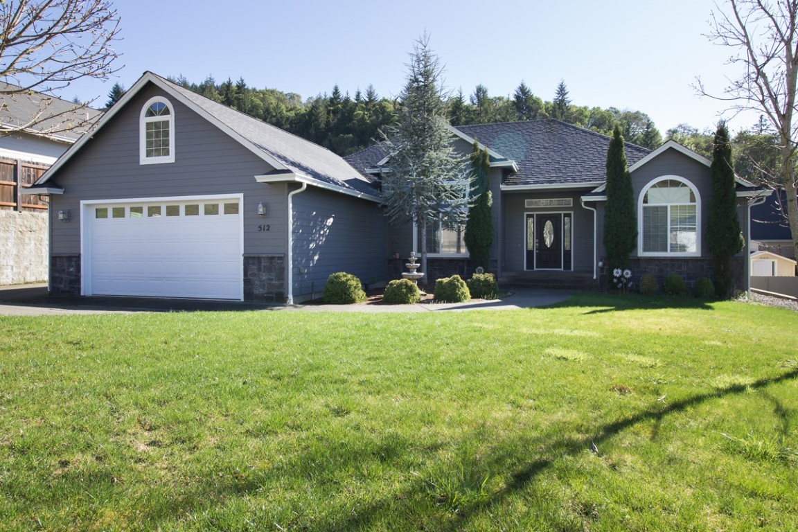 512 Oak Valley Loop: Winchester Home Offering the Full Package! header image.