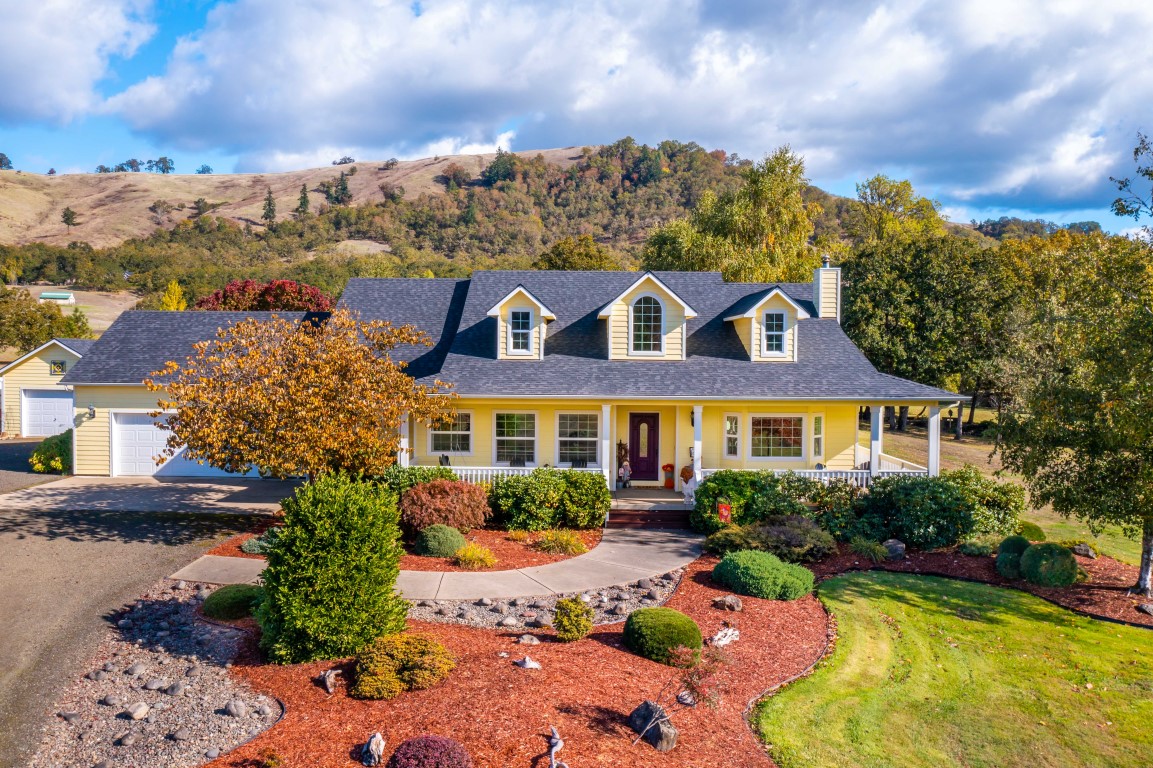 Your American Dream Home in Beautiful Roseburg OR! header image.
