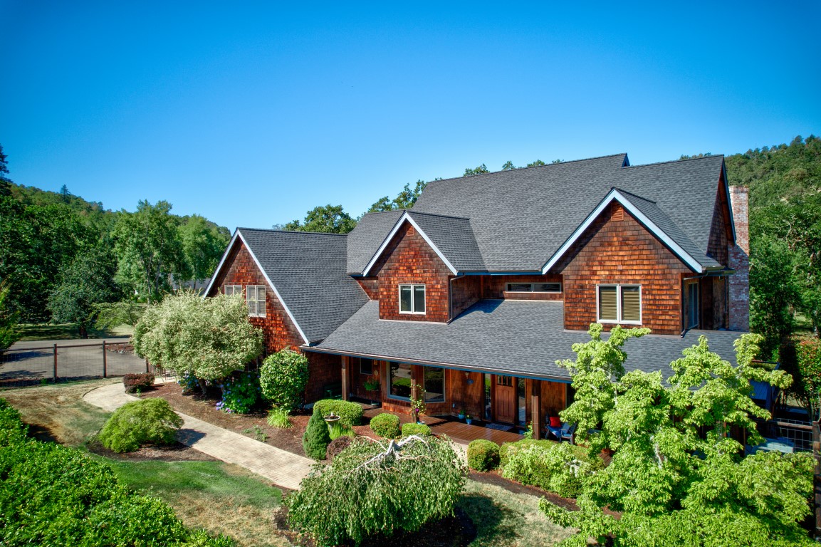 One-of-a-Kind Fox Hollow Estates Home on 5 acres! header image.