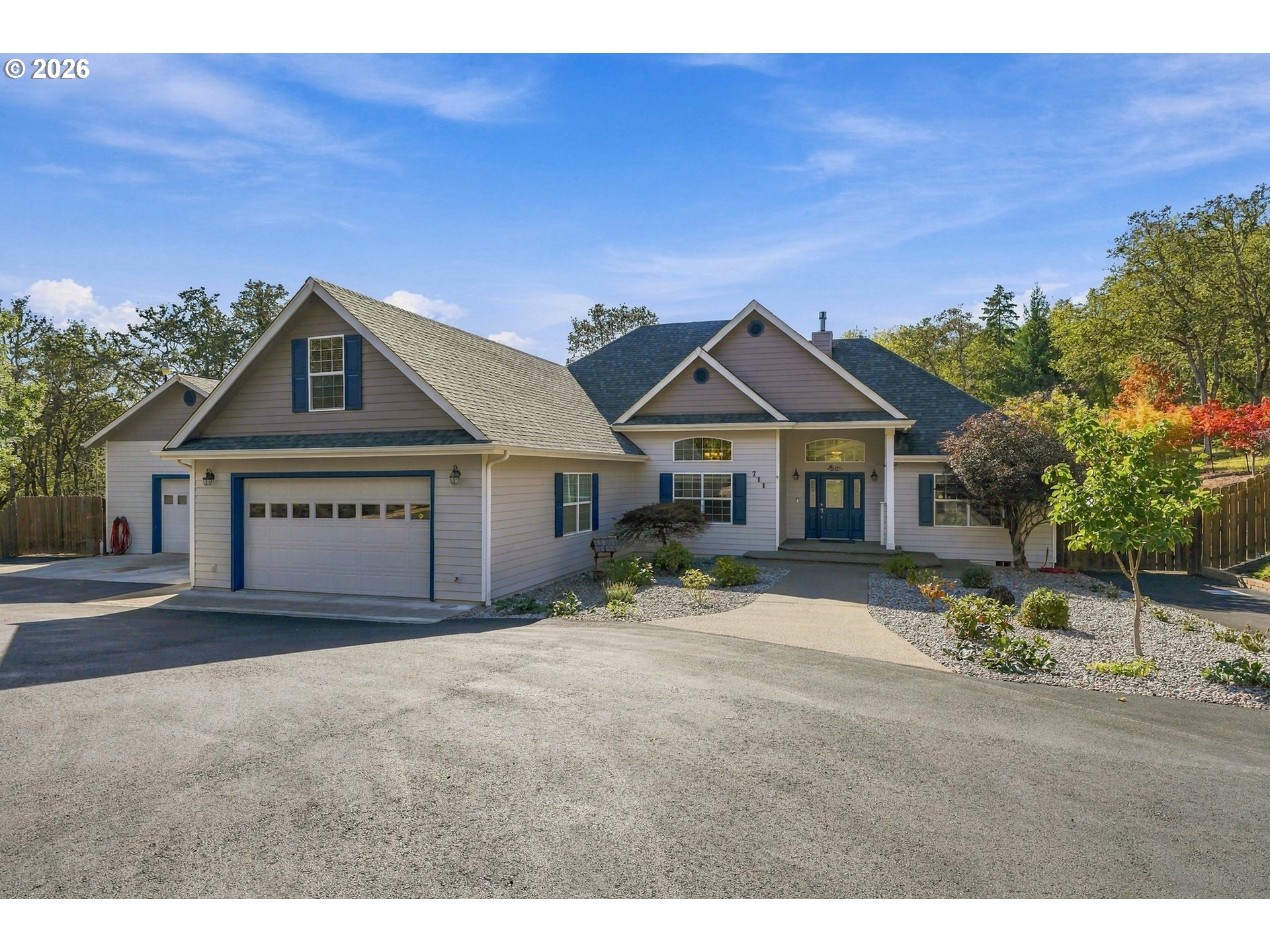 Front exterior of the custom home at 711 Sable Dr in Roseburg, Oregon