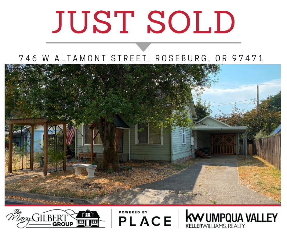 Charming Roseburg OR Home with Updated Features! header image.