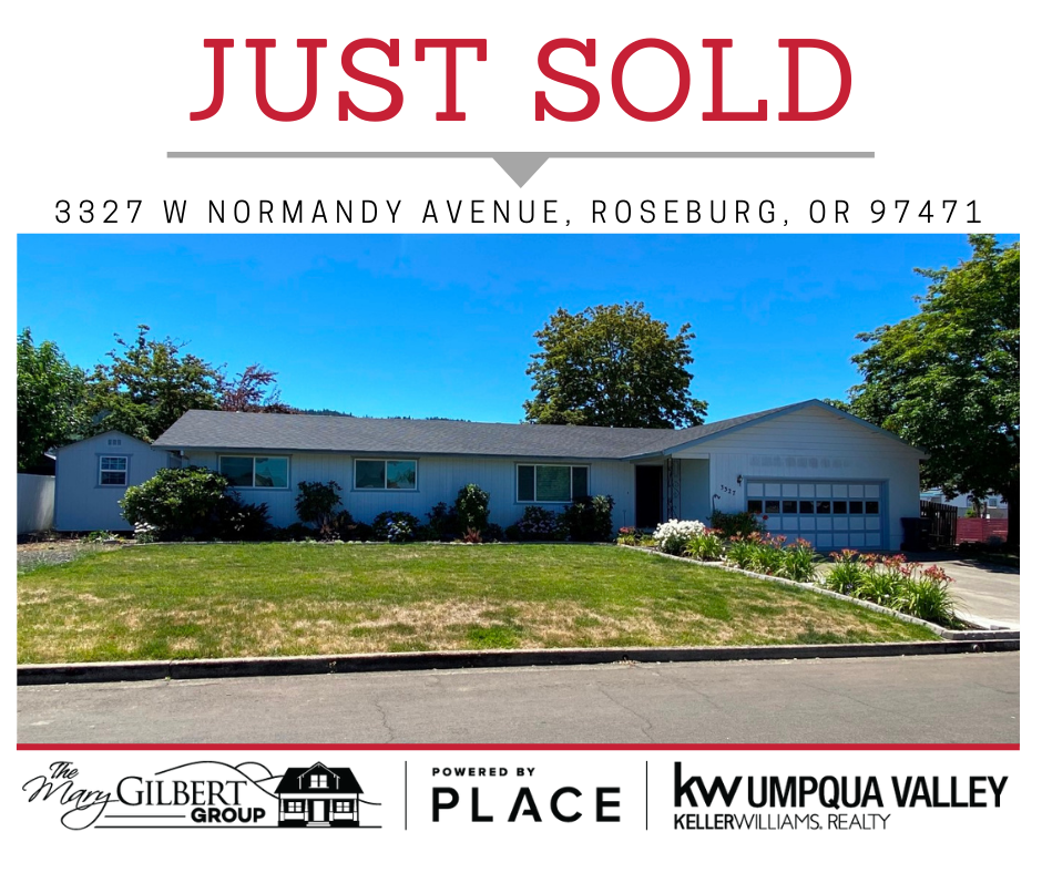 Charming Roseburg OR Home with Lovely Floor Plan! header image.