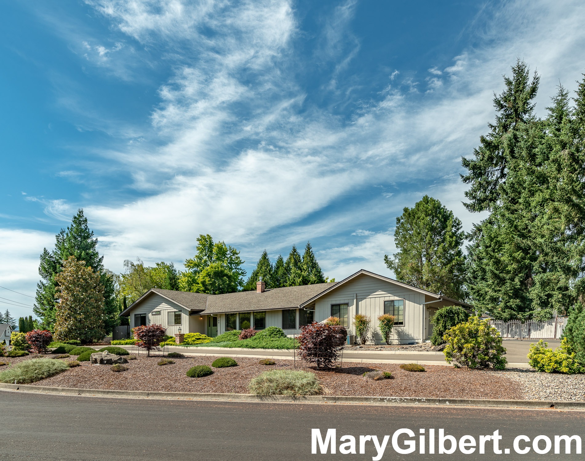 300 Thora Circle Drive: Gorgeous Ranch in Desirable Saddle Butte! header image.