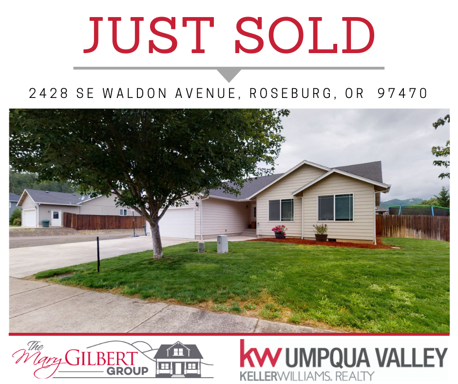 2428 SE Waldon Ave: Open Concept Home in Convenient Location! header image.