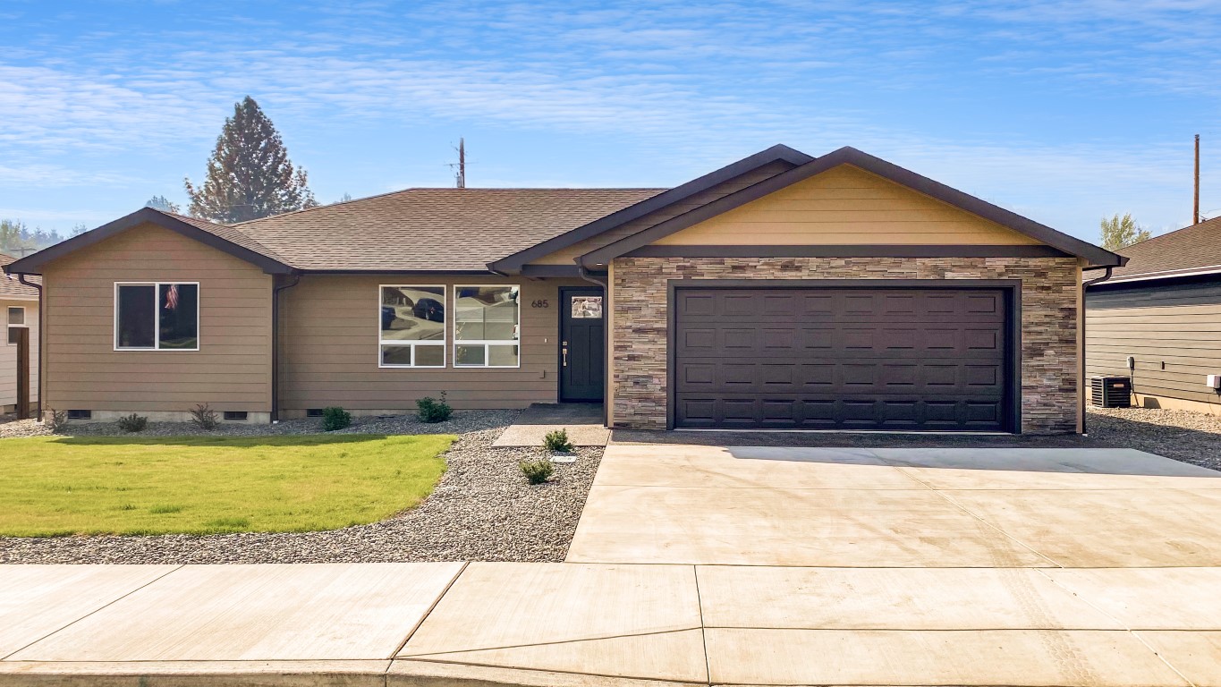 Brand New Orchard View Home Loaded with Upgrades! header image.