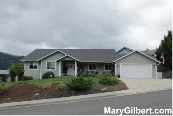 1319 NE Lisa Way: Contemporary 3 Bedroom with Stunning Views! header image.