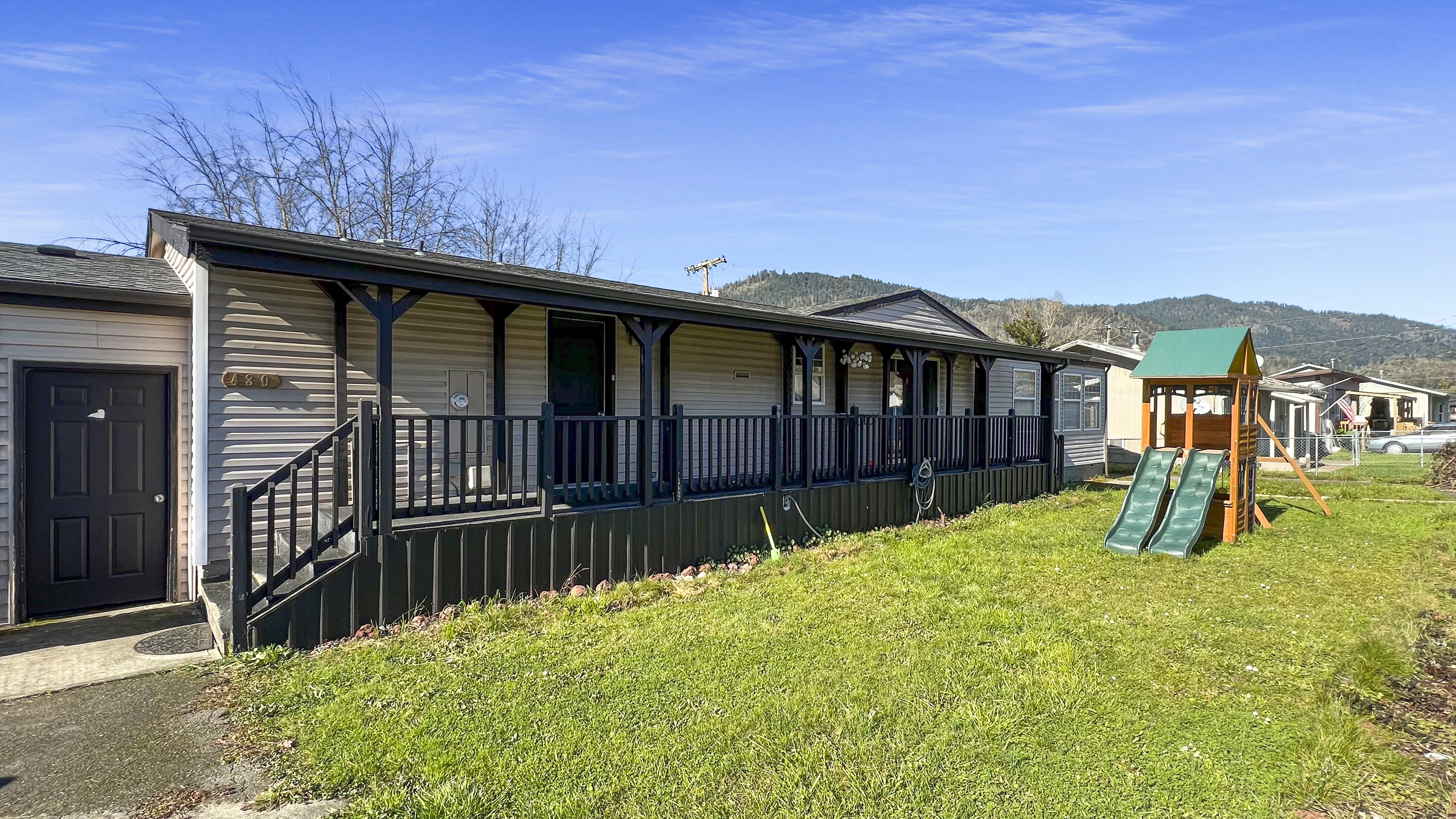 430 NE Perkins Ave header image.