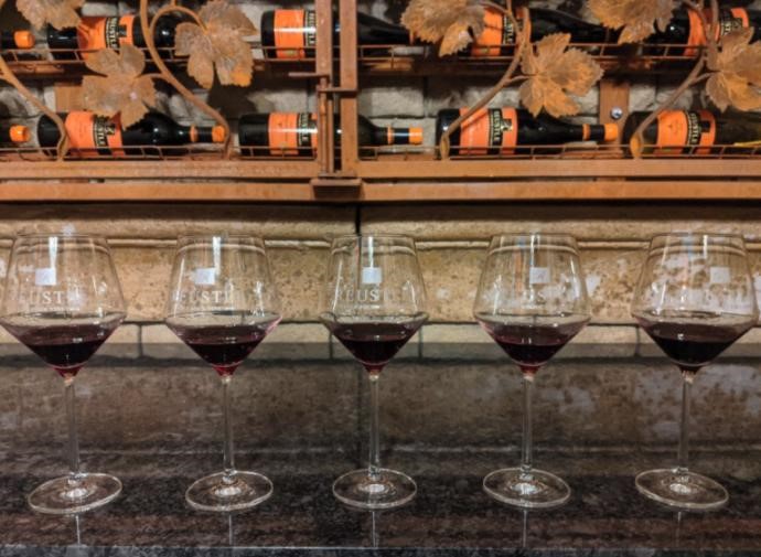 Exploring Roseburg Oregon: Vertical Tasting – Syrah header image.