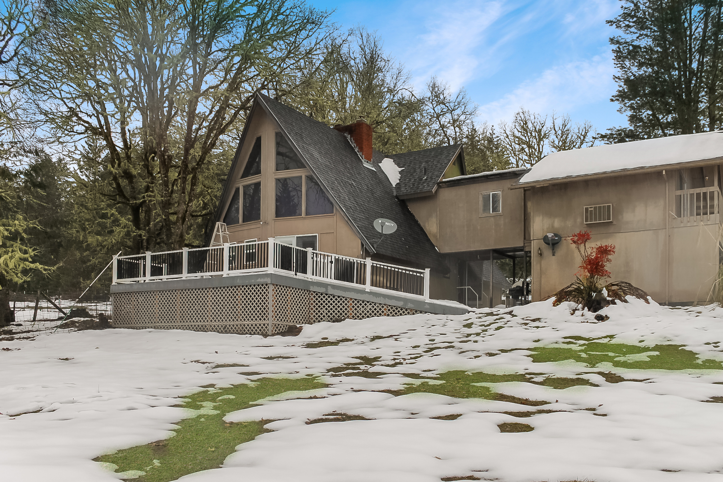 391 Becker Road: Three Bedroom Home with Fantastic Views! header image.