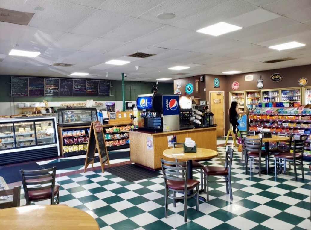 1147 NE Stephens St: Turn-Key Business Opportunity! header image.