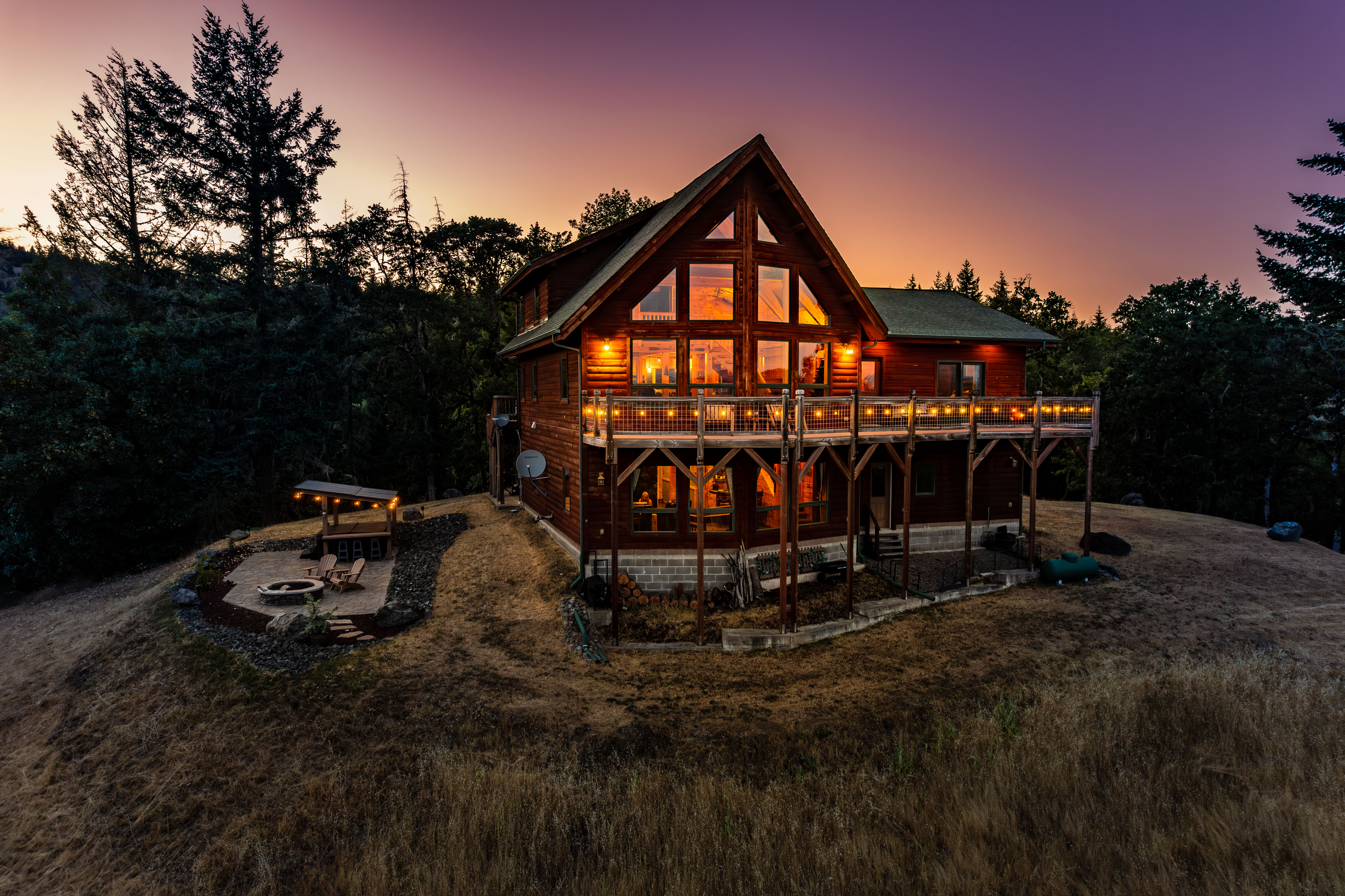 ✨ Featured Listing: 80-Acre Mountain Retreat with Lodge-Style Home in Roseburg, Oregon header image.