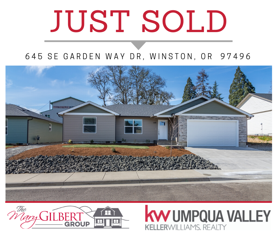 645 SE Garden Way Dr: Gorgeous Home with an Open Floor Plan! header image.