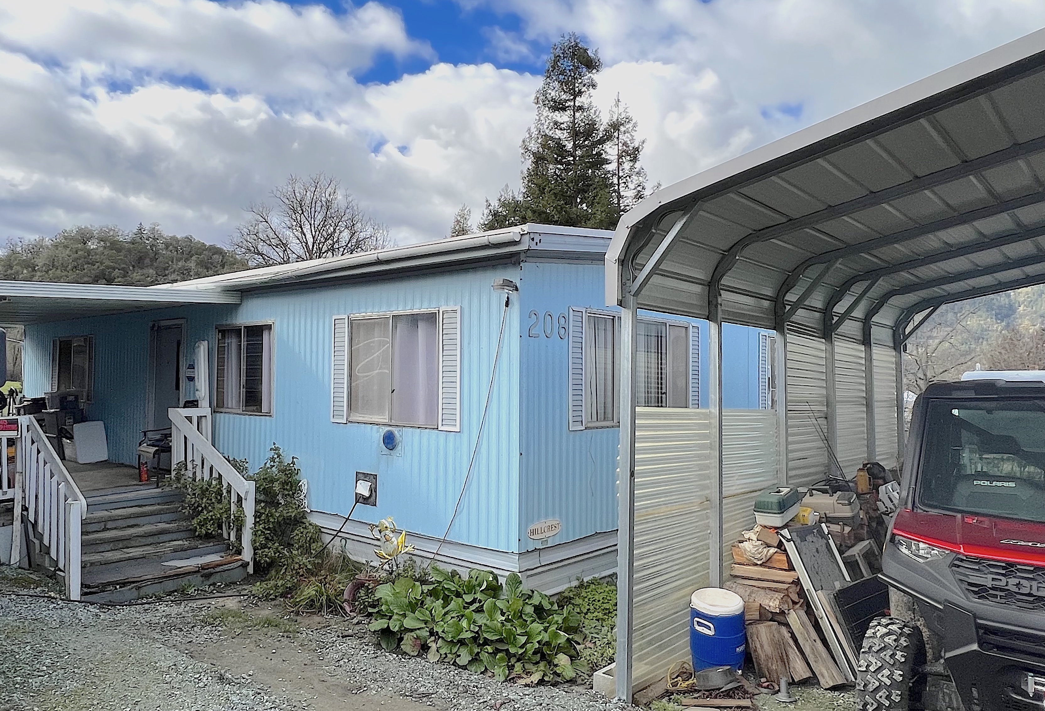 208 Rose Ave header image.