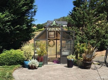 Exploring Roseburg Oregon: League of Women Voters 9th Annual Spring Garden Tour 2021 header image.