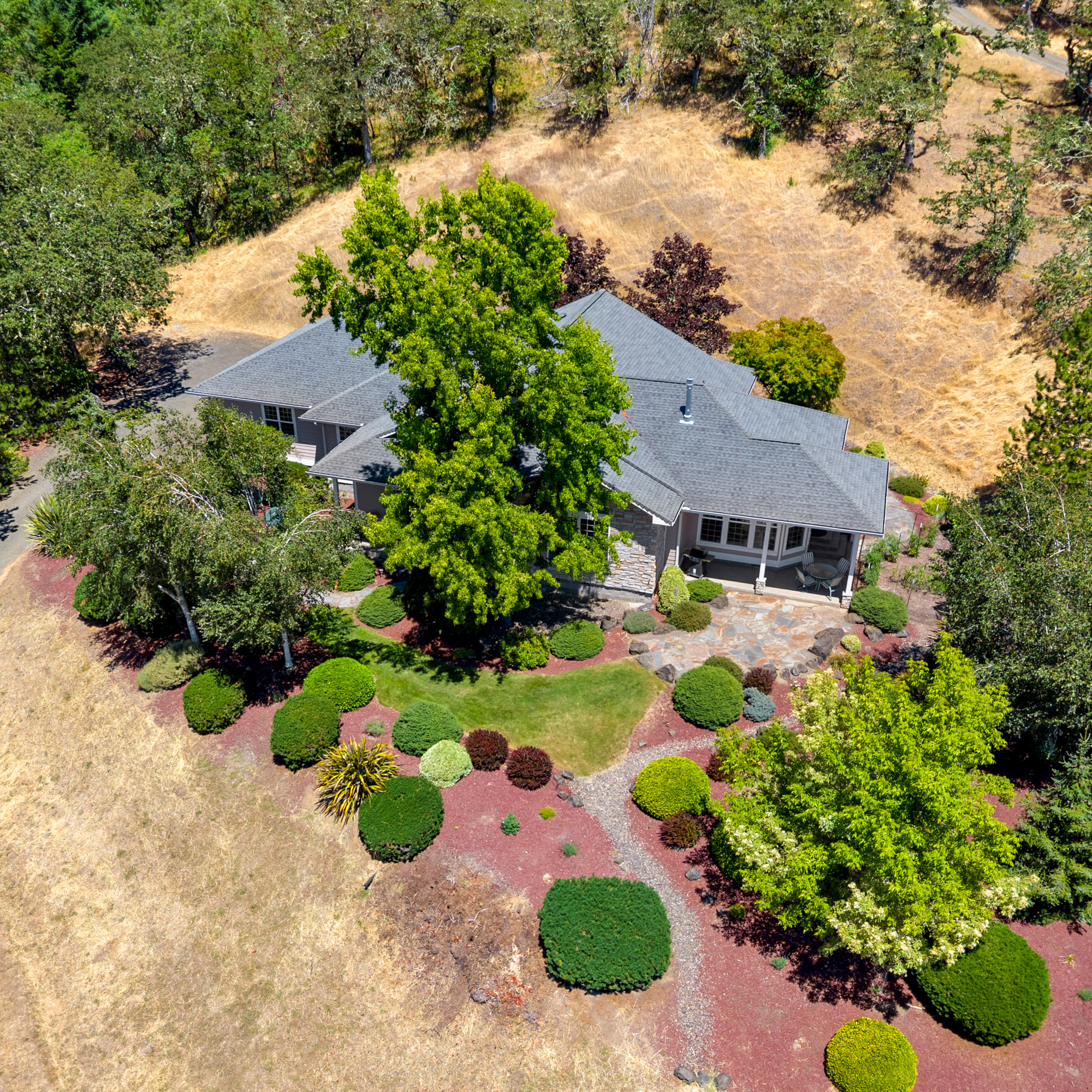 Luxury Living Meets Peaceful Country Living at 420 Cascara Lane in Roseburg header image.