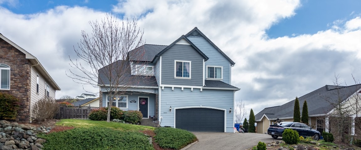 Lovely 3 Bedroom Home with Abacela Vineyard Views! header image.