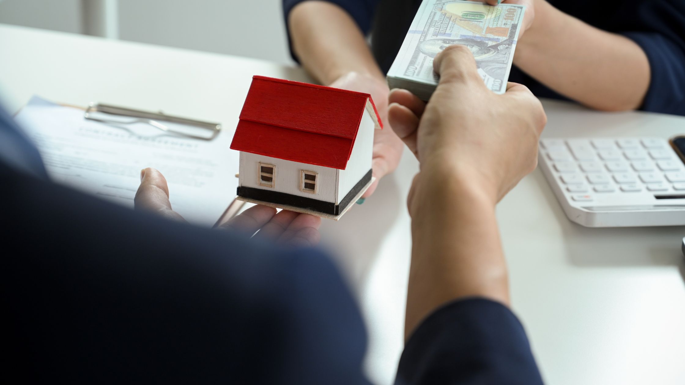 Signs It’s Time to Downsize Your Home as a Senior header image.