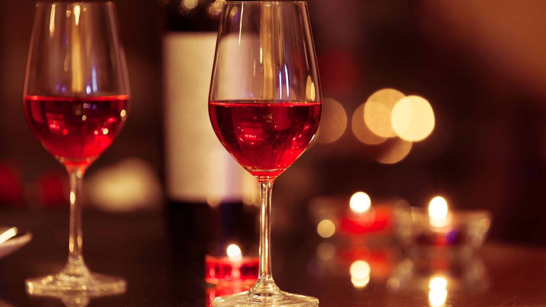 Gather Around the Table this Thanksgiving 2021 in some of these Nashville Restaurants header image.