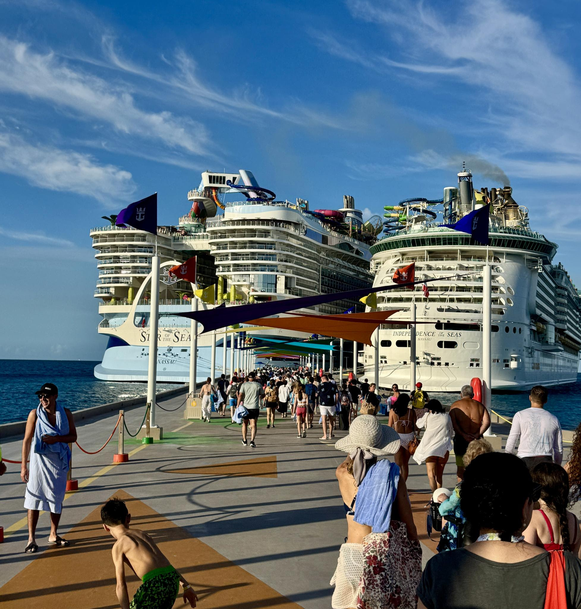 I just got off the largest Cruise Ship🛳️ in the world header image.