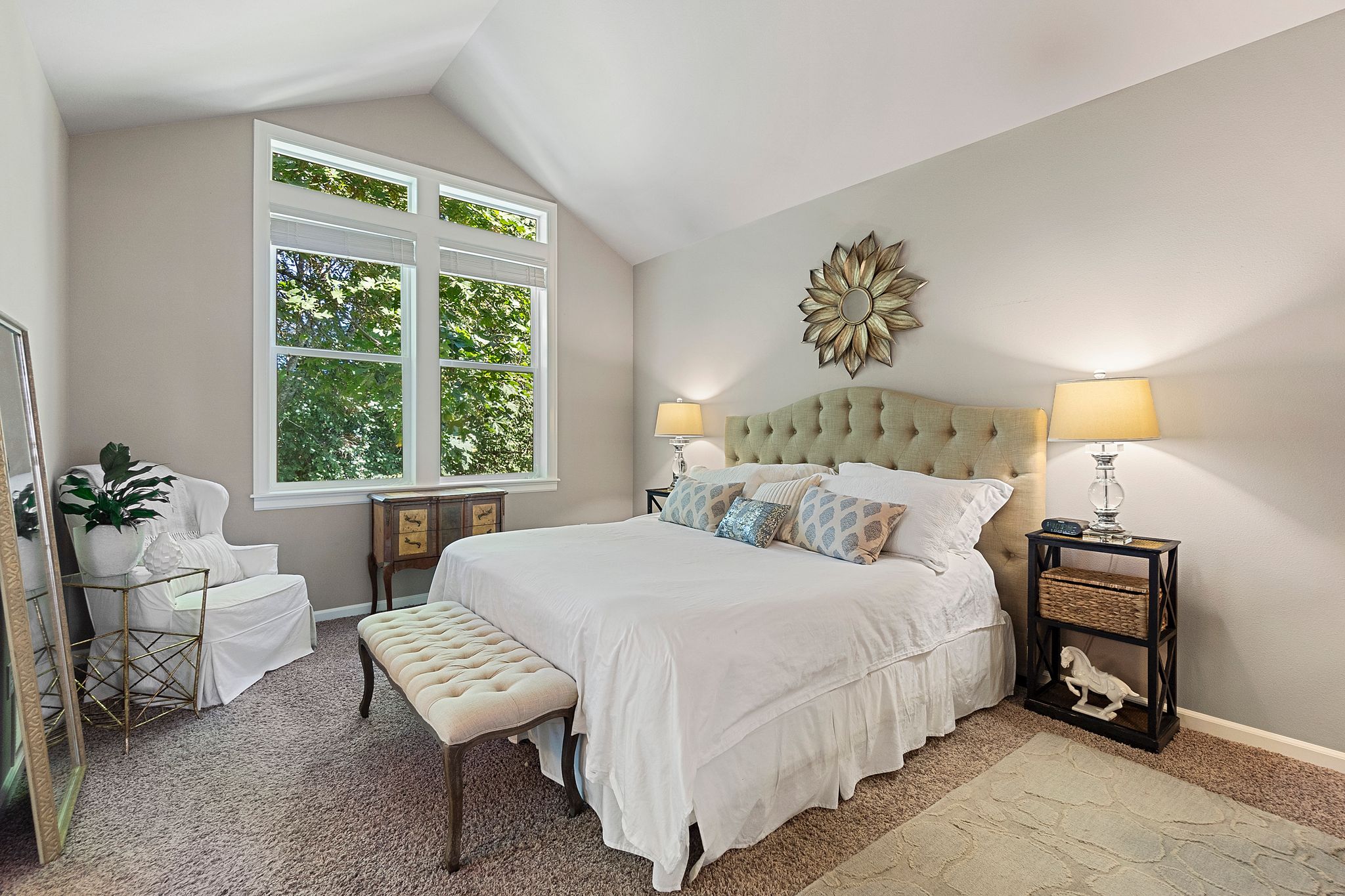 How and Why You Should Make Your Bed header image.