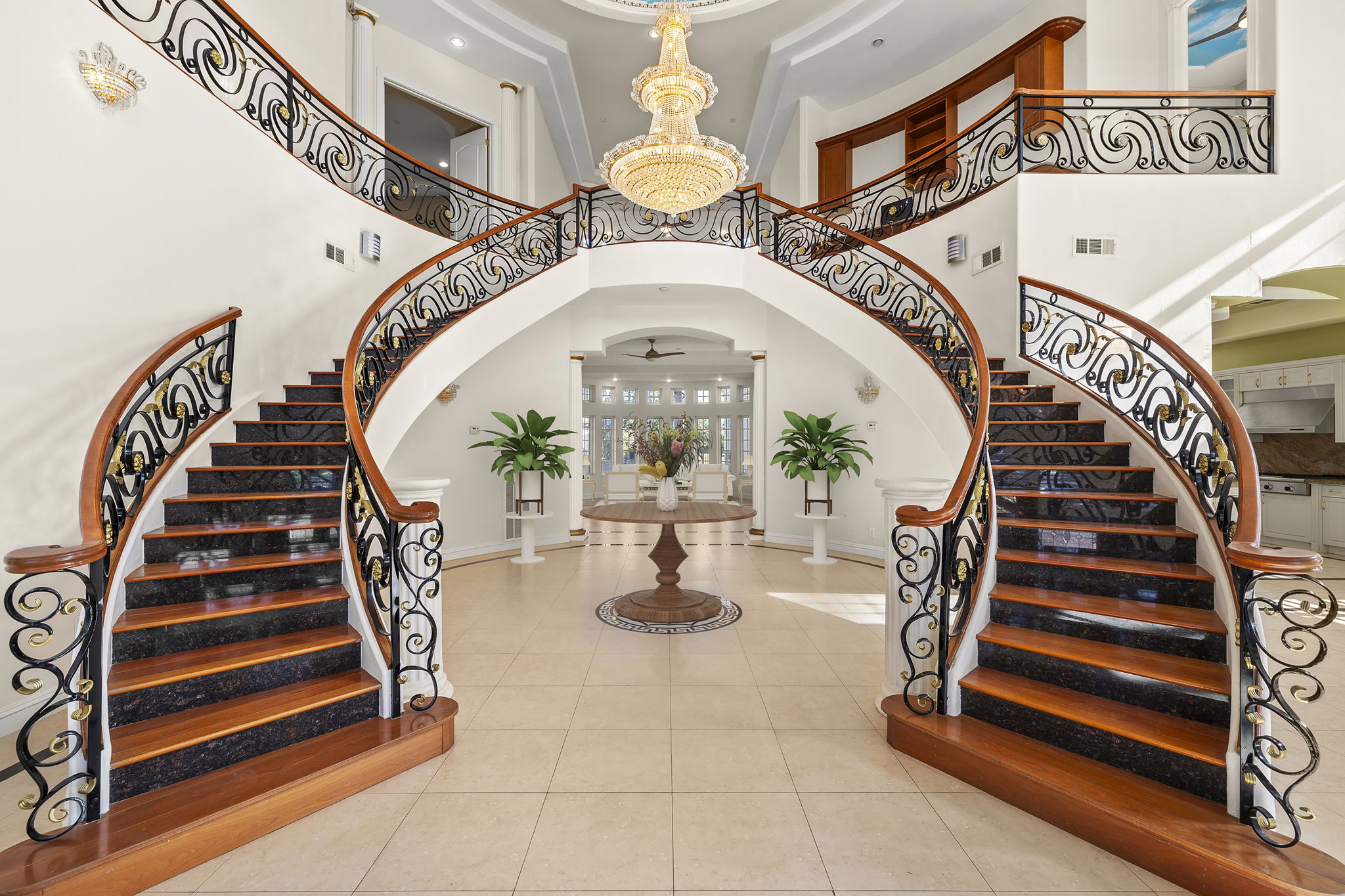 Explore Luxury Living at 15039 Championship Way, Bakersfield, CA 93314 header image.