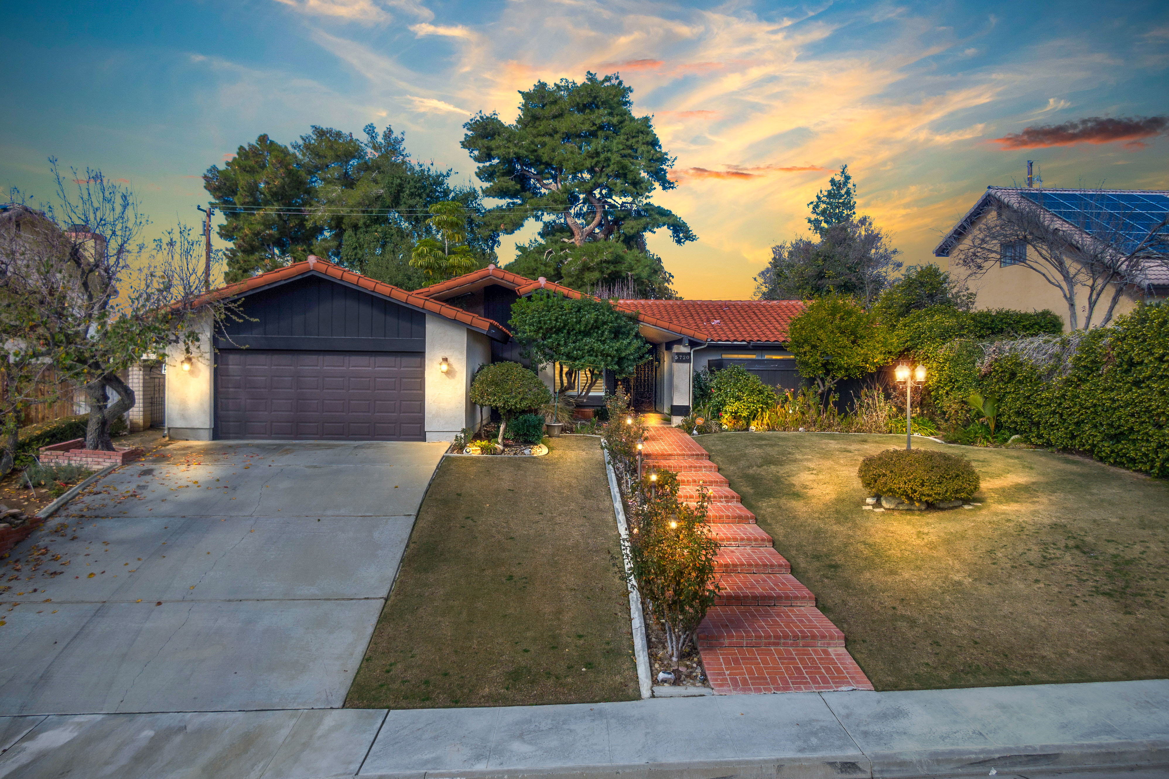 Navigating the Future: Real Estate Trends to Watch in 2024 header image.