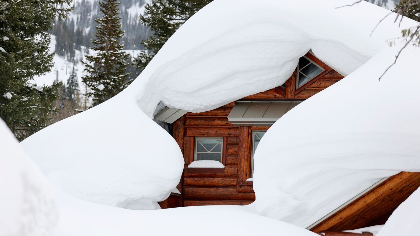 How to Protect Your Home from Flooding After Heavy Snowfall in Utah header image.