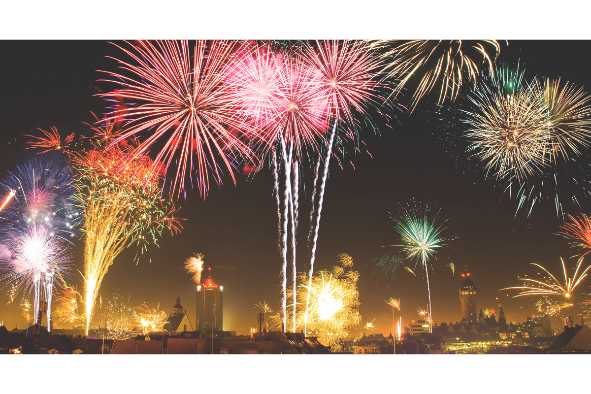 Reasons to Sell Your House Before 2023 Ends header image.