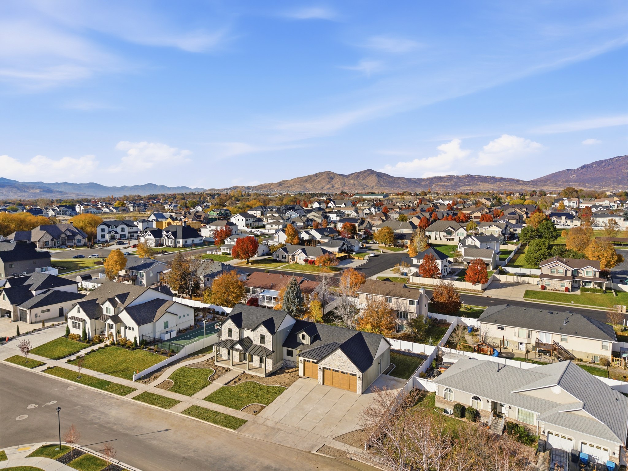 Utah neighborhood homes with mountains in the background illustrating 2026 housing market trends