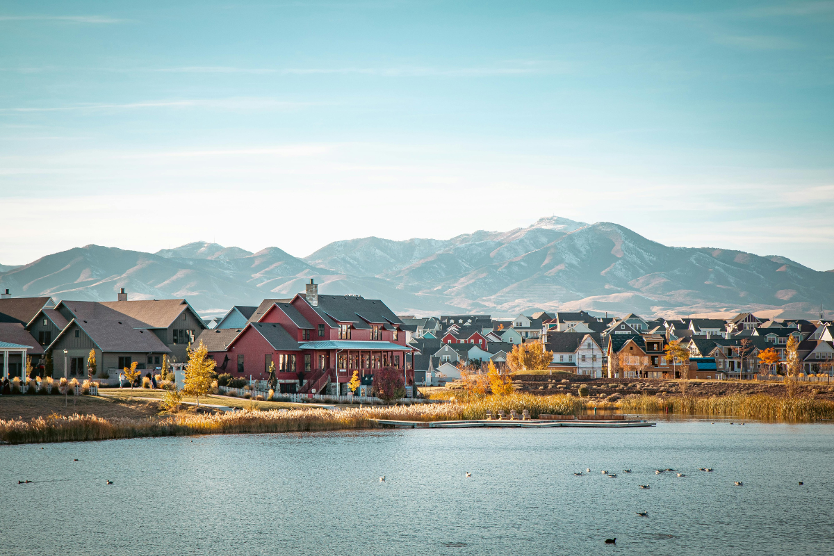 Utah home for sale in fall with mountain backdrop, symbolizing the best time to buy a home in October 2025.