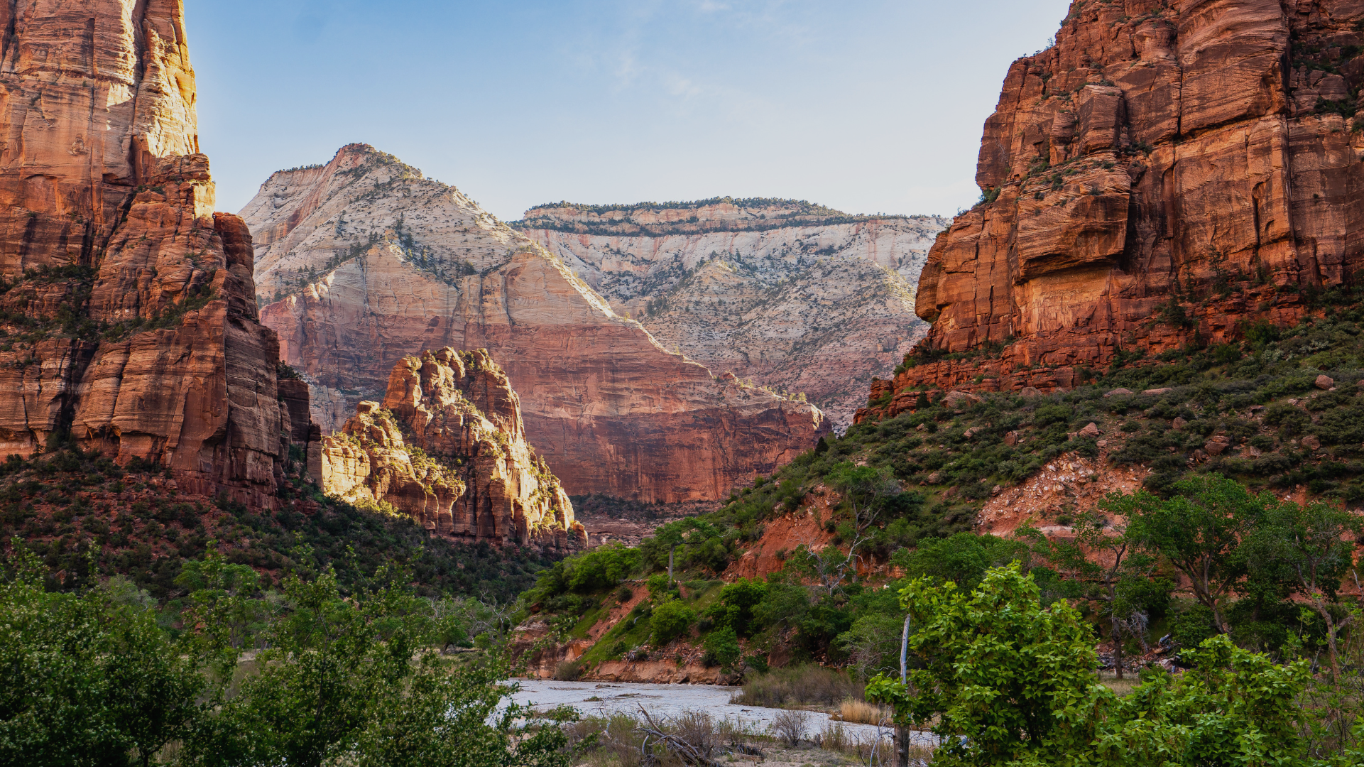 Utah Uncovered: 100 Unmissable Adventures and Hidden Gems header image.