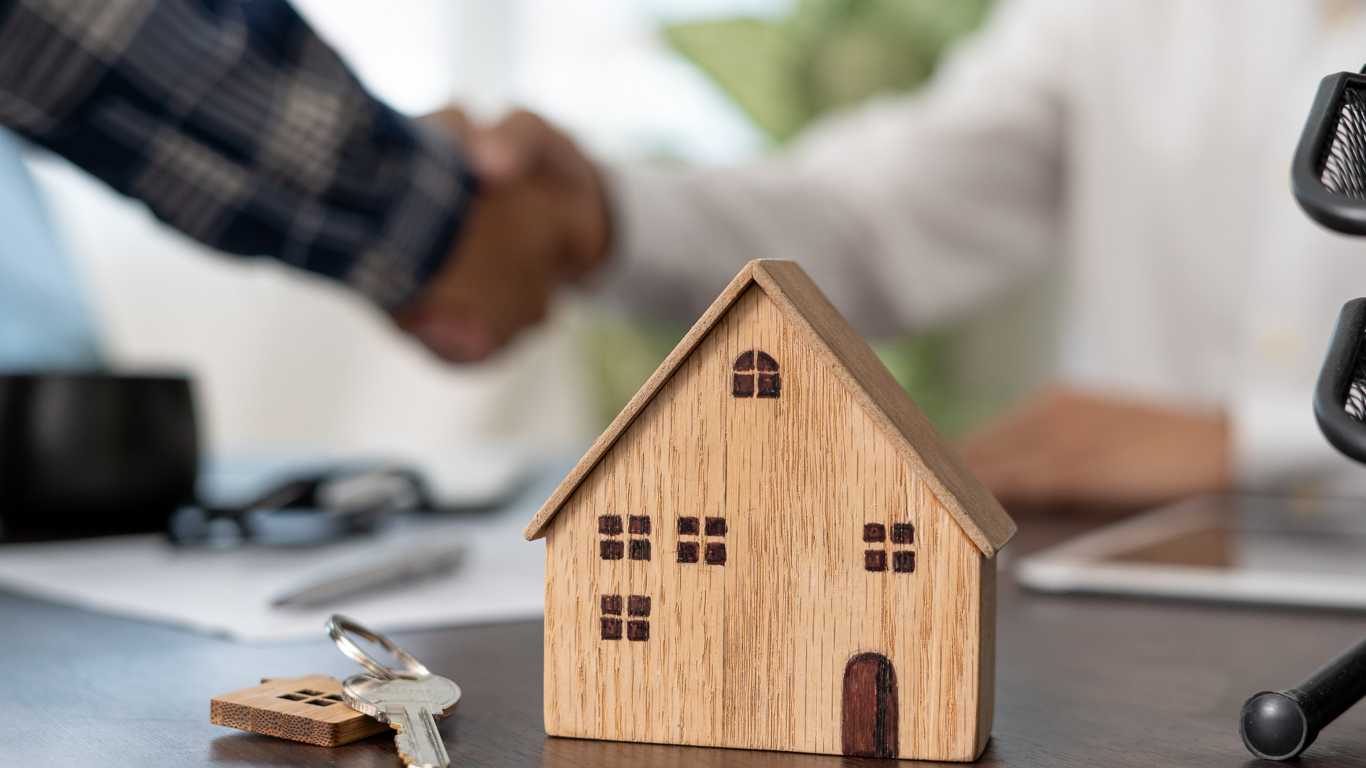 10 Essential Steps to Selling Your Home header image.