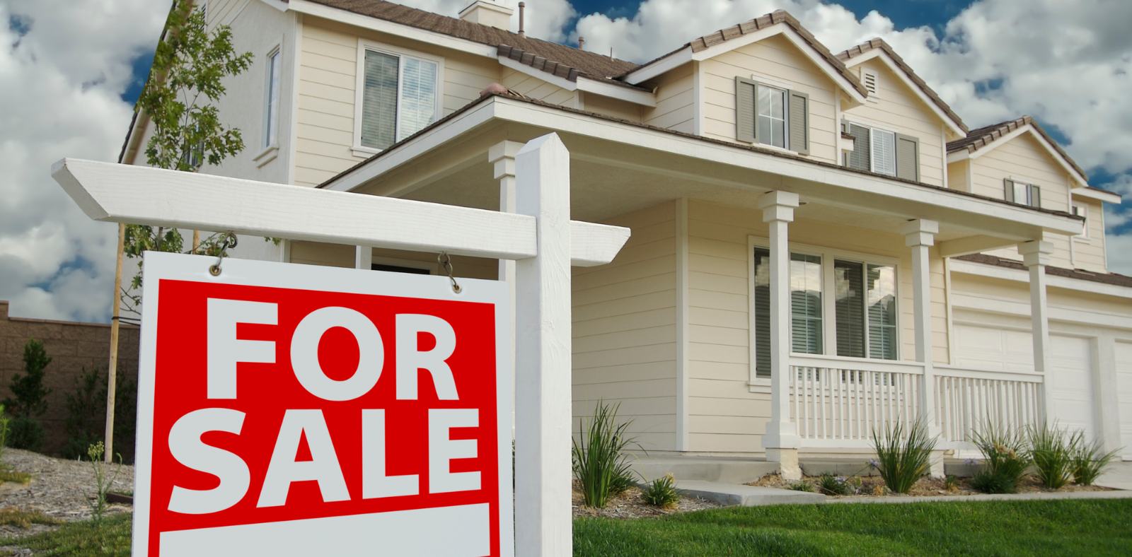 The Costly Gamble: The Downside of Overpricing Your Home header image.