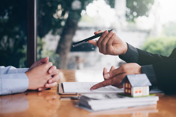 Common Mortgage Myths That Hold Buyers Back header image.