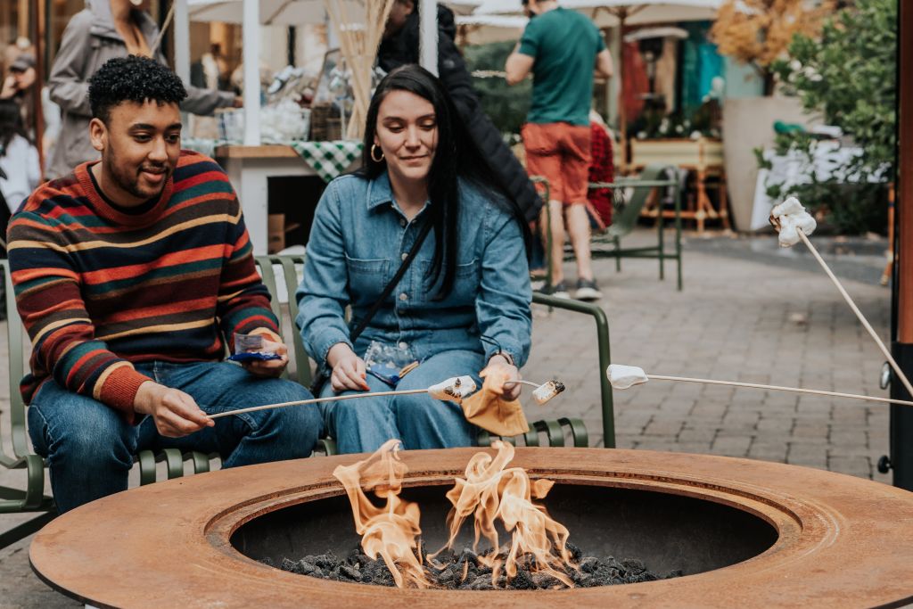 Miracle on Peachtree: A Festive Journey Through Buckhead's Holiday Delights header image.