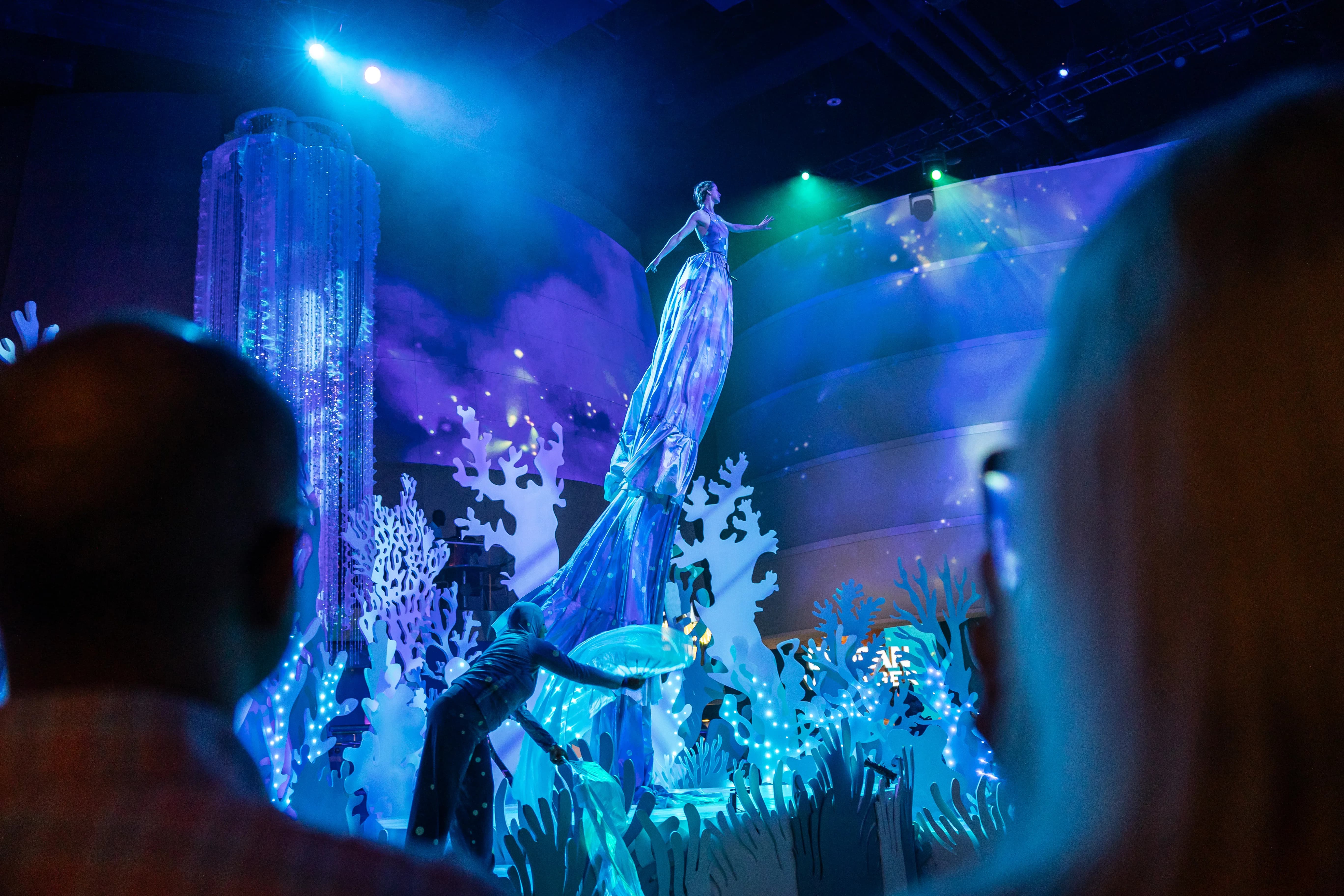 Adults-Only Glow Party Returns to Georgia Aquarium header image.