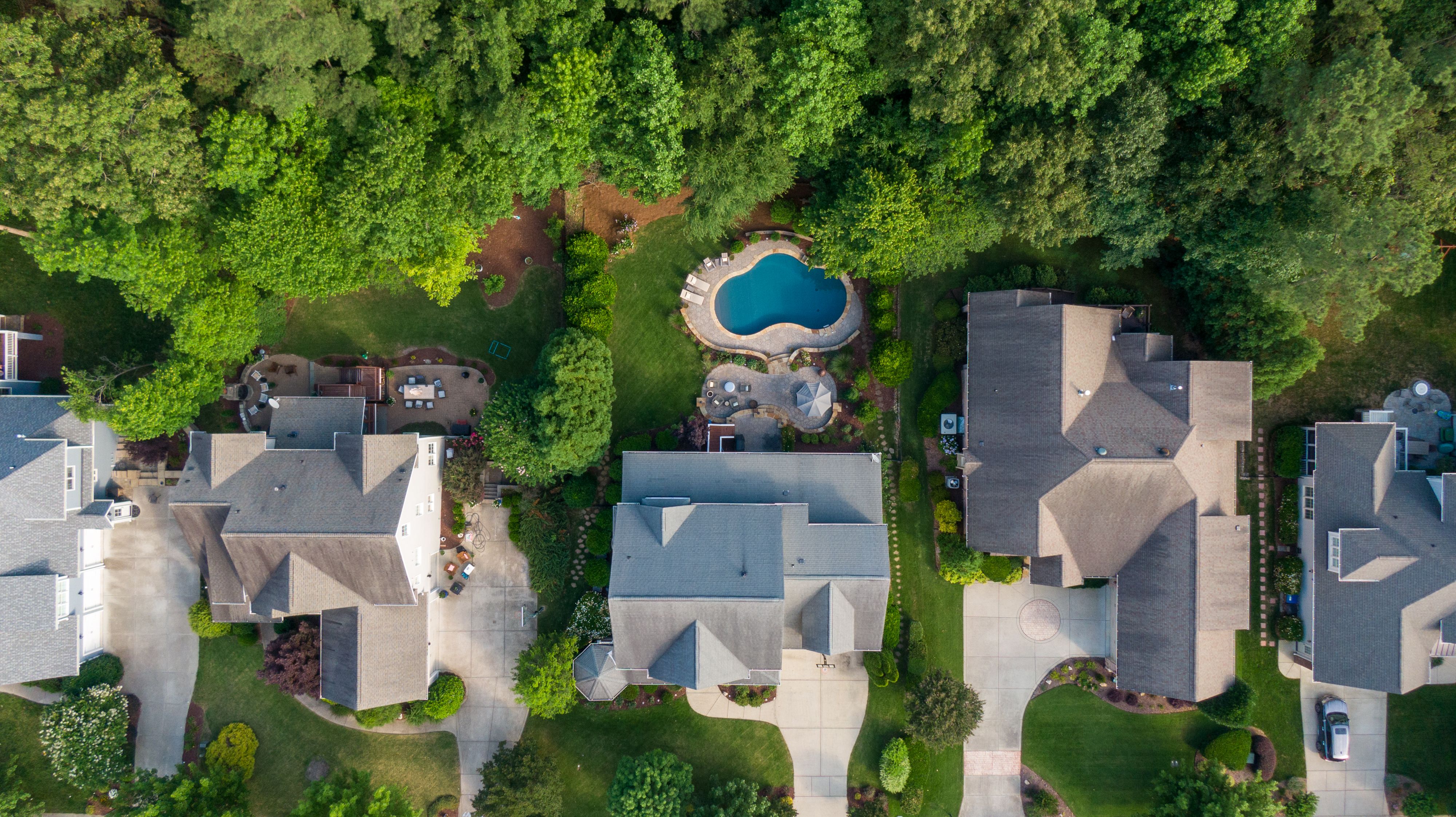 Should You Buy a Home Before Selling Your Current One? header image.