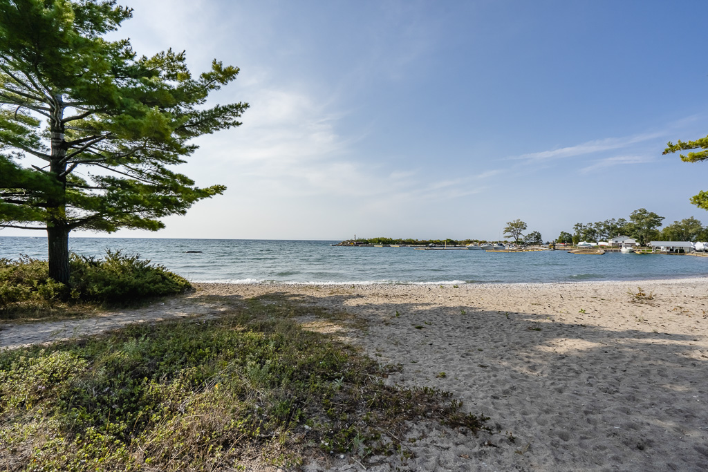 Buying a Cottage Near Georgian Bay: What You Need to Know header image.
