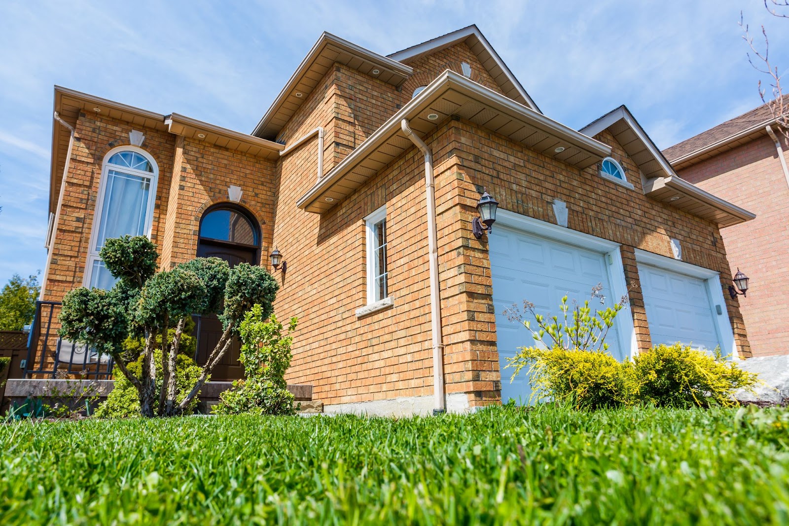 4 in 10 parents help home-owning children with their purchase. header image.