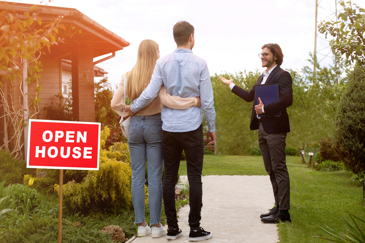 Questions You Should Always Ask at an Open House 🏘 header image.