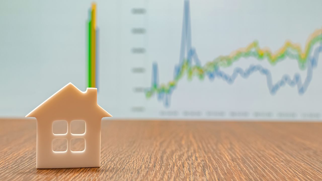 Your Q1 2024 Housing Market Update header image.