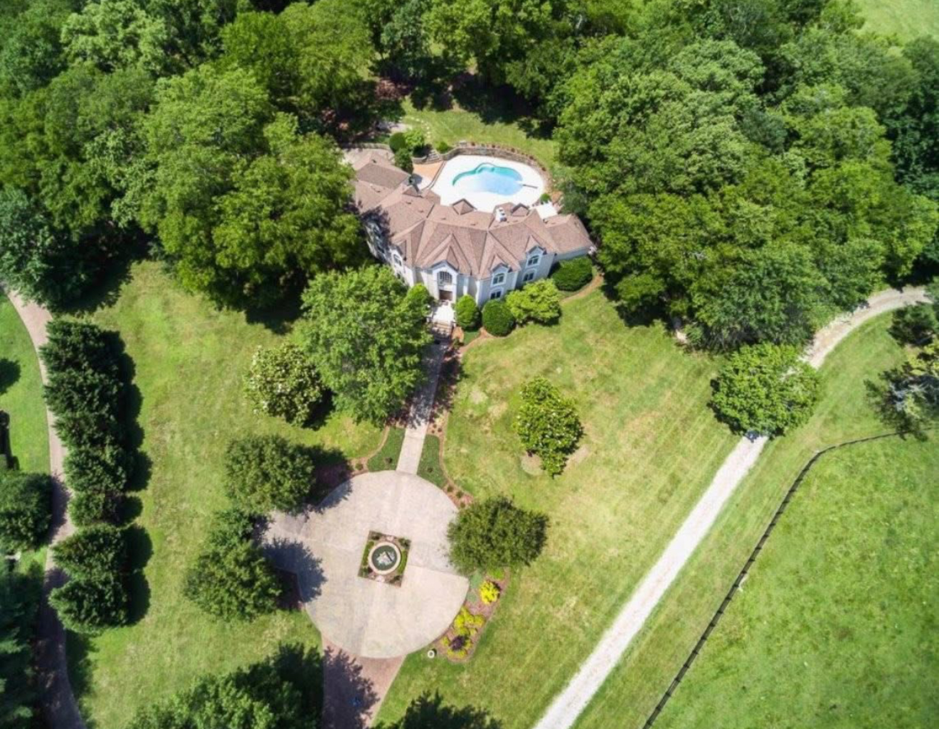 Why Everyone Has Moved To Tennessee? header image.