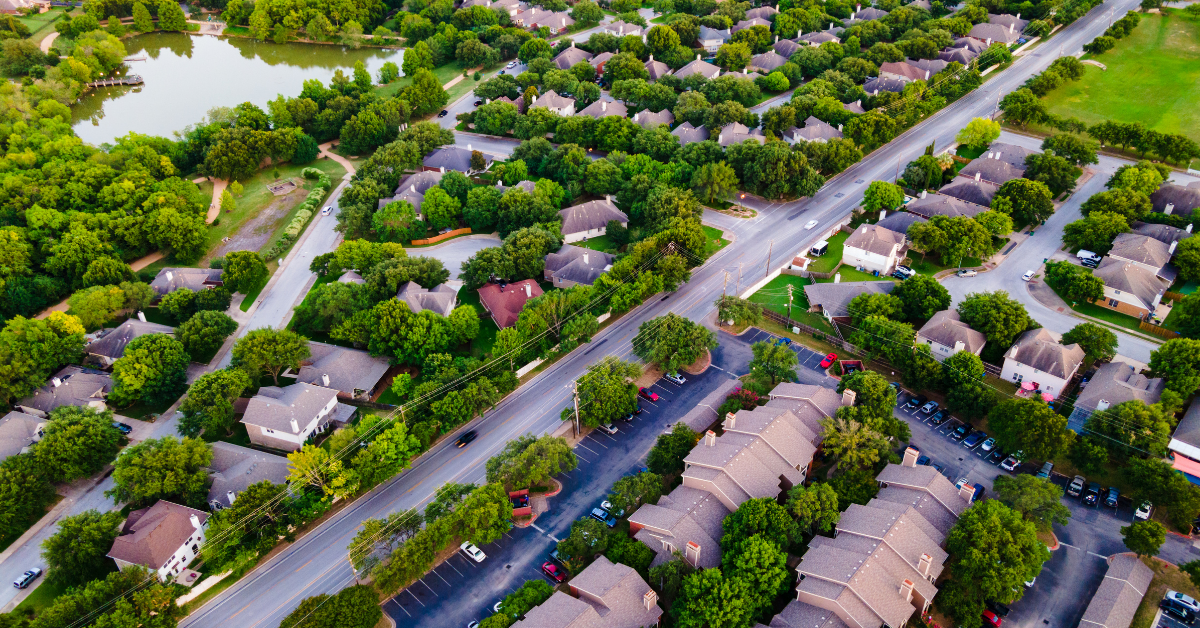 Best Neighborhoods in Tyler, Texas for Luxury Home Buyers header image.