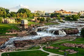 Best Outdoor Spaces in Greenville, SC for Homebuyers Who Love Nature header image.