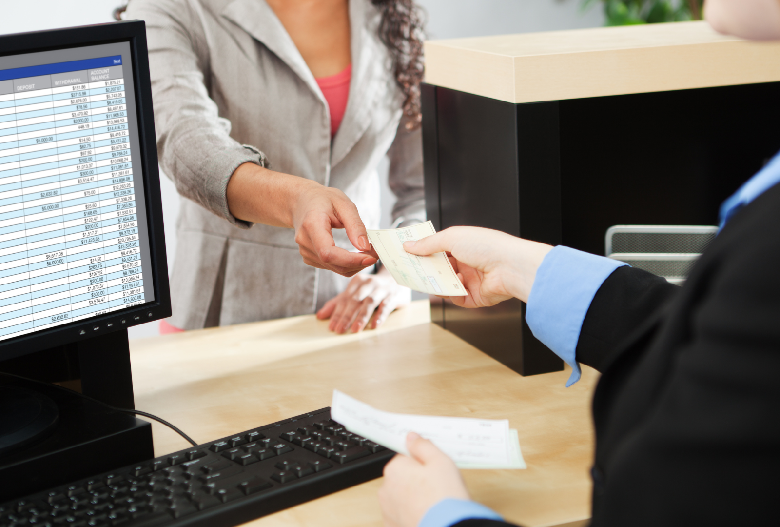 What Is Earnest Money? header image.