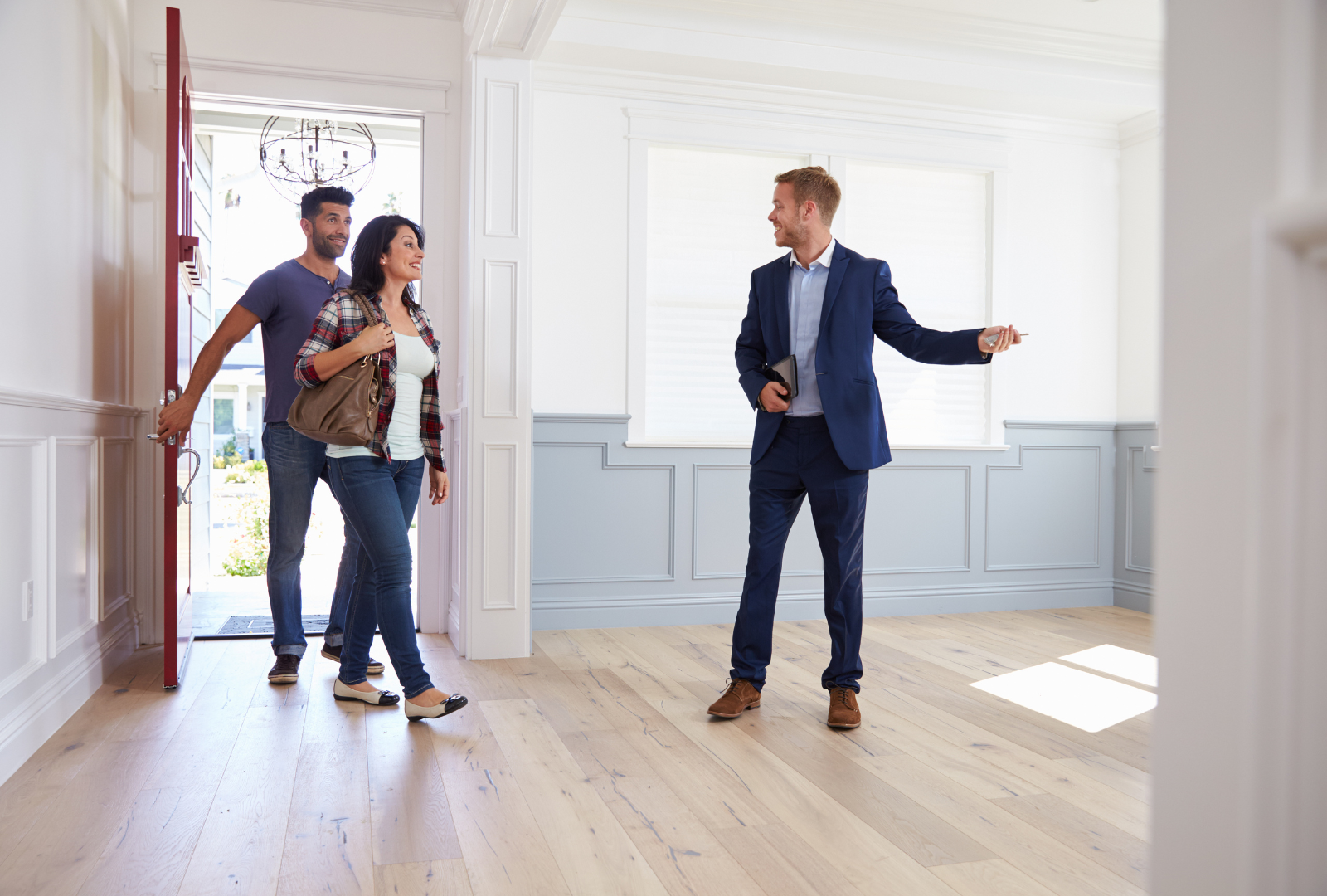 5 Tips For Finding The Perfect Realtor For You header image.