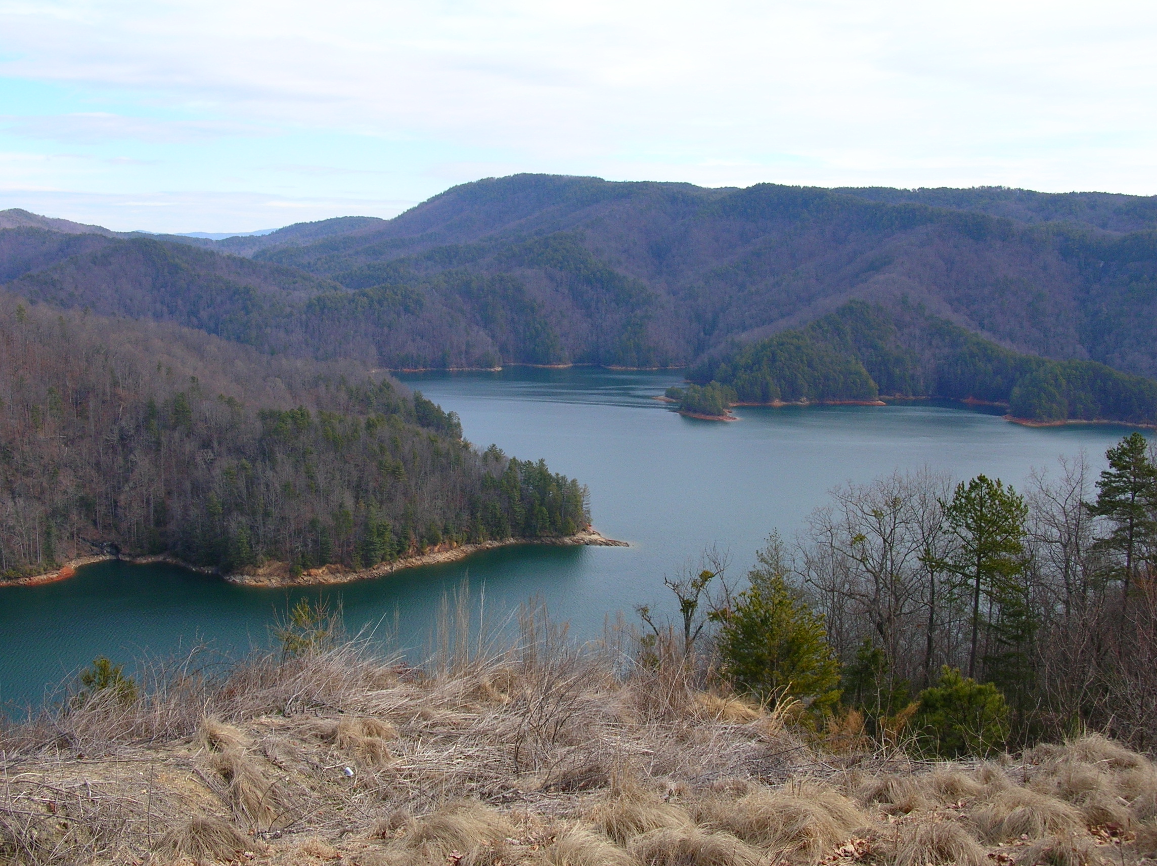 Lake Jocassee Named Best Lake for Swimming in the US header image.